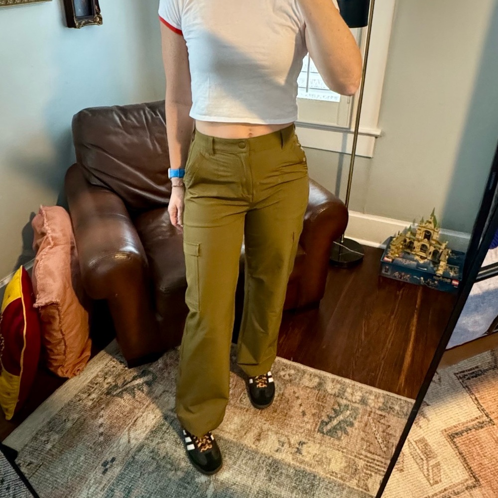 Old Navy wide leg cargo pants